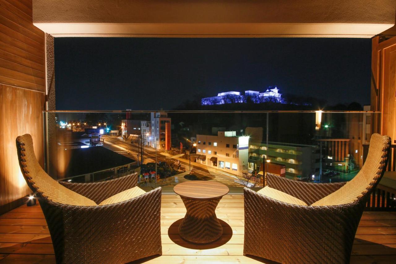 The Shiroyama Terrace Tsuyama Villa Buitenkant foto